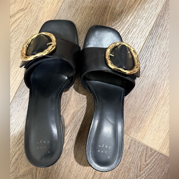 Heels - Picture 1 of 2